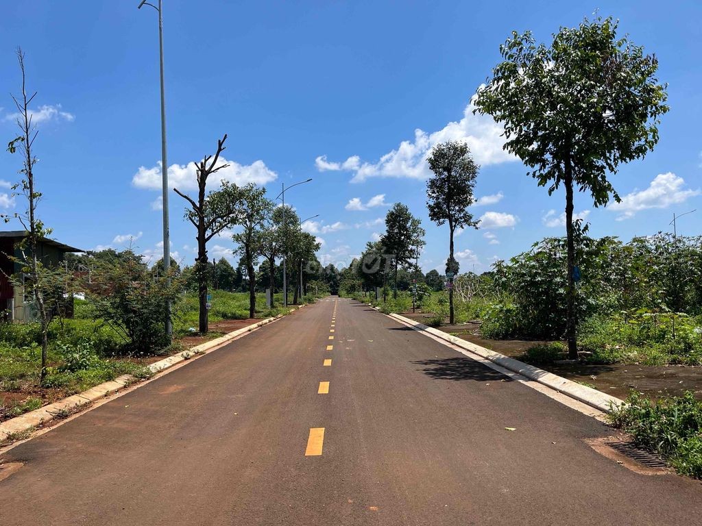 Đất Tái Định Cư Nguyên Xuân Nguyên 4,7-4,9 ty? full thổ