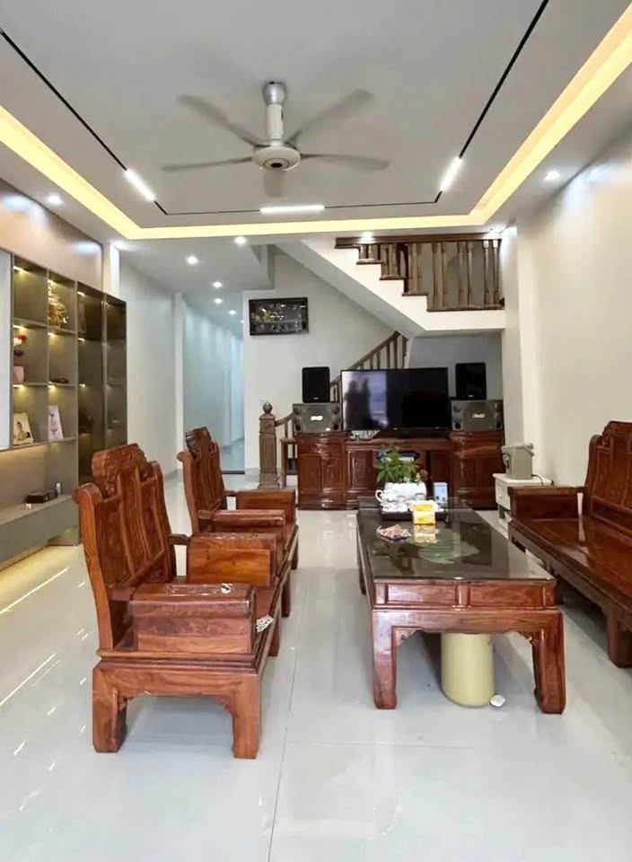 HOT – NHÀ 3 TẦNG SIÊU ĐẸP - Đường Ngô Từ - Ảnh 4