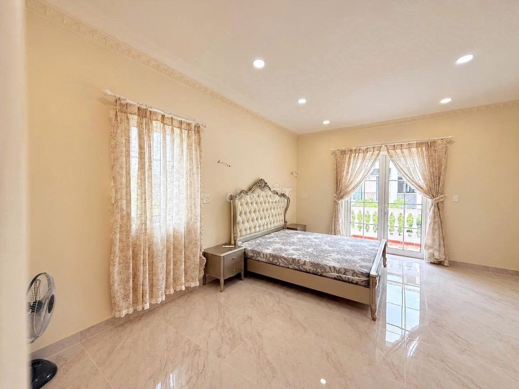 BIỆT THỰ BIỆT LẬP 6 PHÒNG NGỦ MỚI SIÊU ĐẸP KHU VCN PHƯỚC HẢI 80 TRIỆU