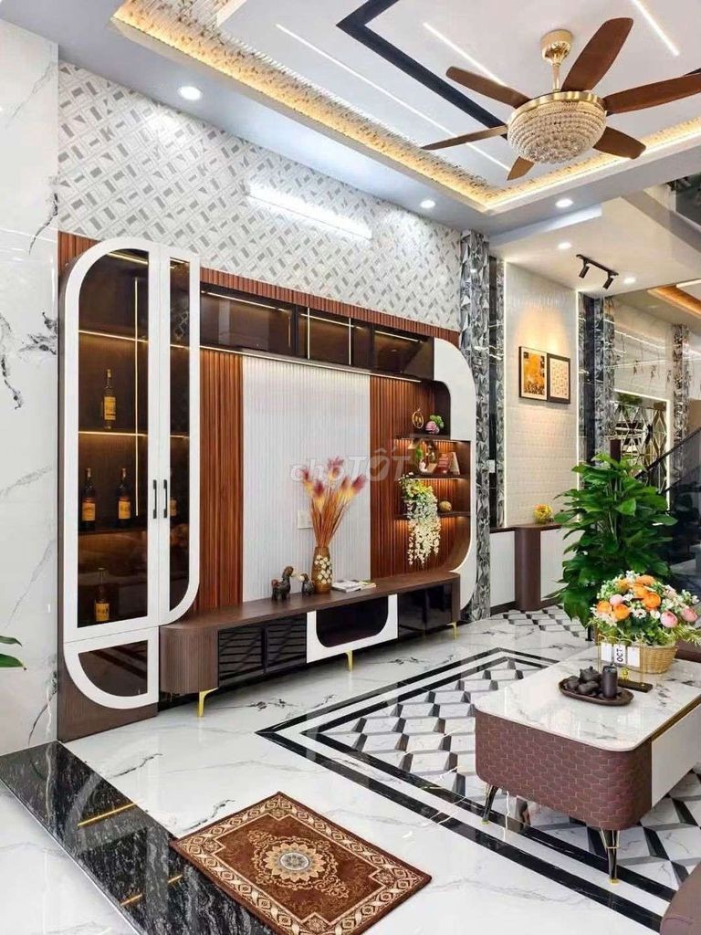 NHÀ 2 LẦU NỘI THẤT CAO CẤP - GẦN ĐH Y DƯỢC - Ảnh 2