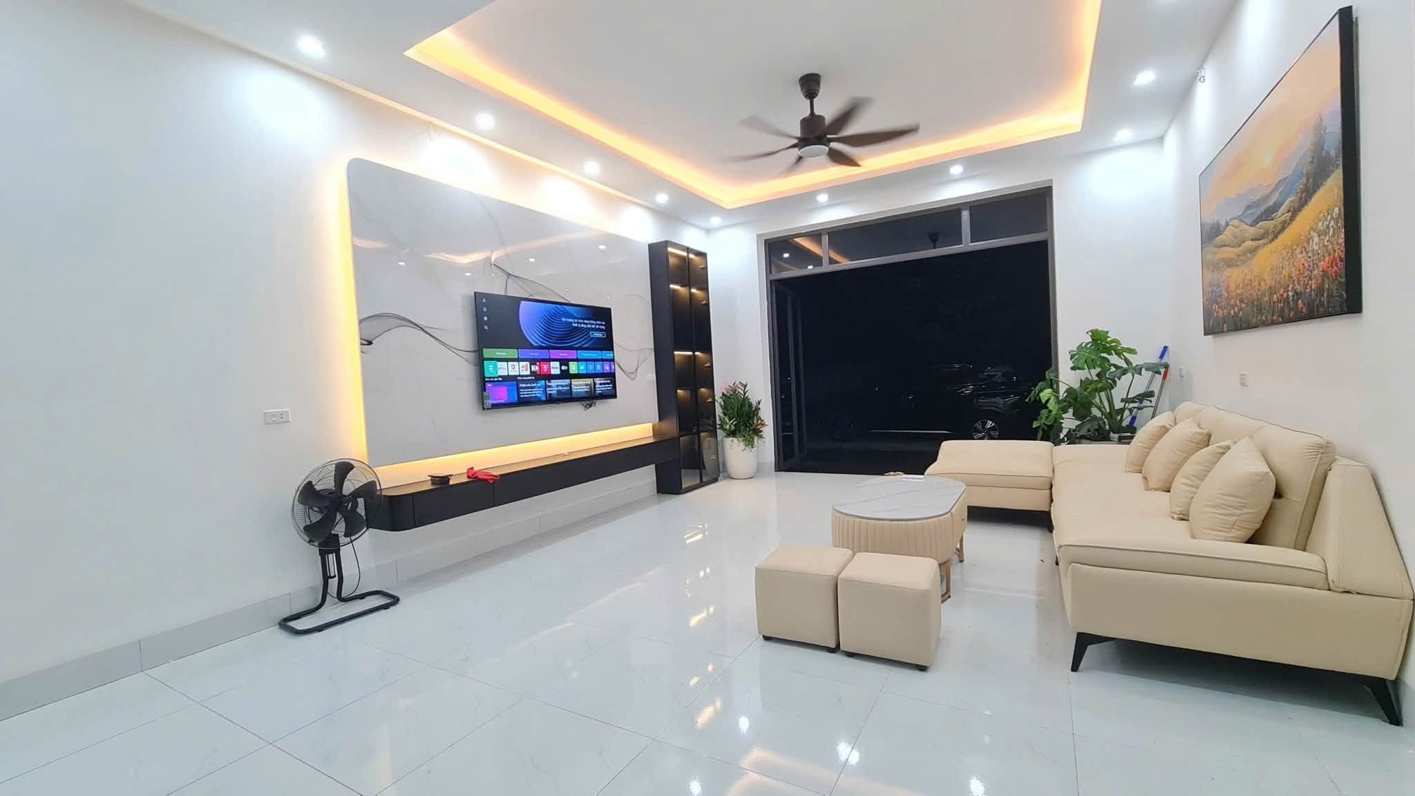 Sẵn nhà 2 tầng đẹp - Full đồ - sẵn ở - Ảnh 1