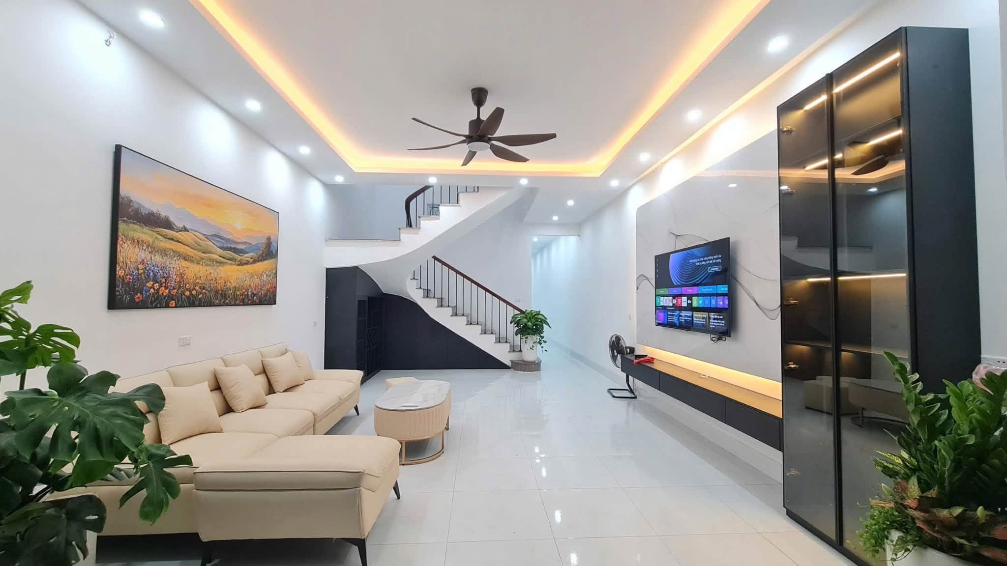 Sẵn nhà 2 tầng đẹp - Full đồ - sẵn ở - Ảnh 2