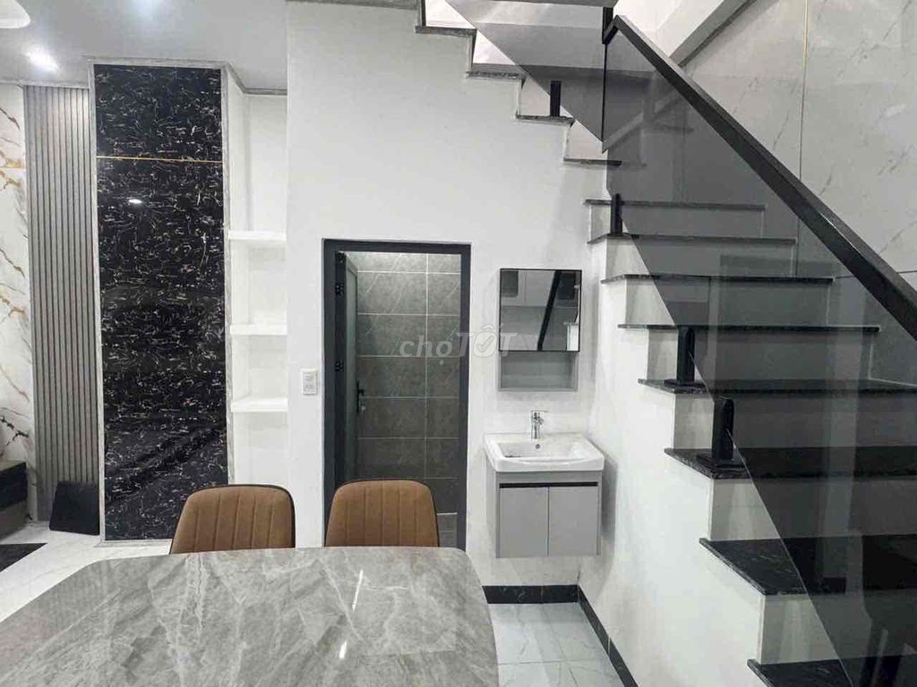 Nhà trệt lầu Full nội thất - Hẻm 67 Hùng Vương - Gần siêu thị Vincom - Ảnh 3