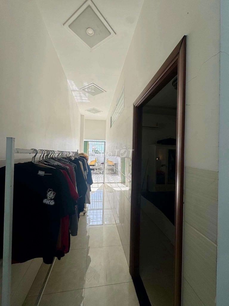 NHÀ 2 LÂU RỘNG RÃI - KDC HỒNG PHÁT - Ảnh 6