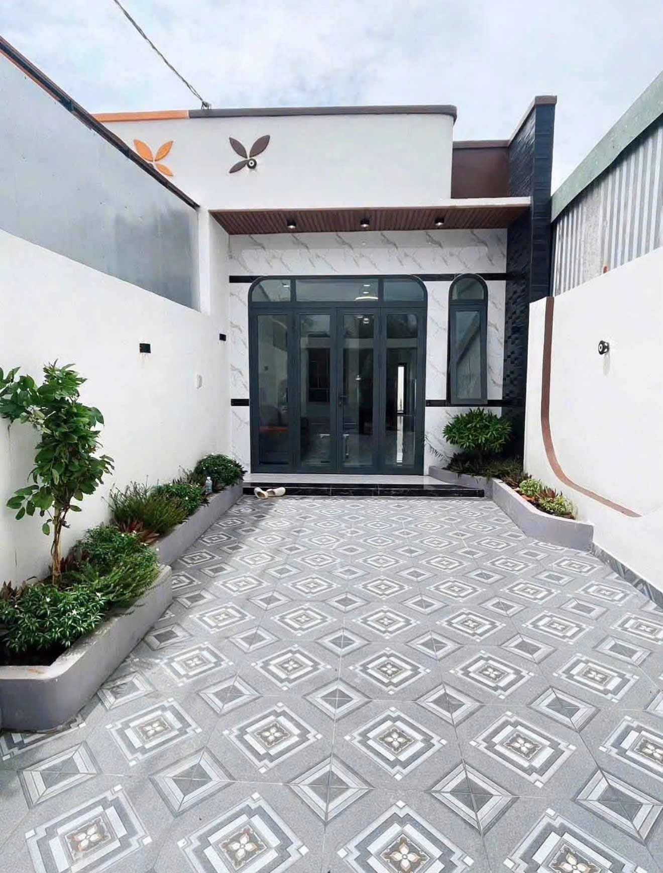 💥 Cần tiền về quê, tôi bán gấp căn nhà Cấp 4 mới xây chưa ở ngày nào, để lại toàn bộ nội thất còn mới! - Ảnh 1