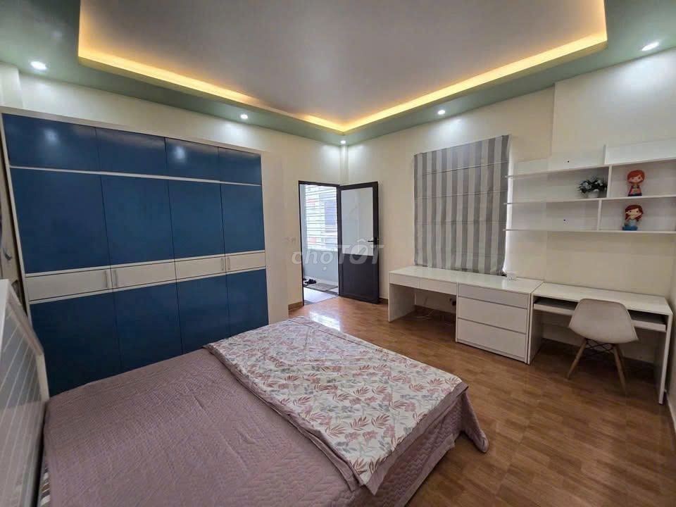 Cho thuê nhà phố Văn Cao, DT: 60m2, 3 p.ngủ full đồ. - Ảnh 2