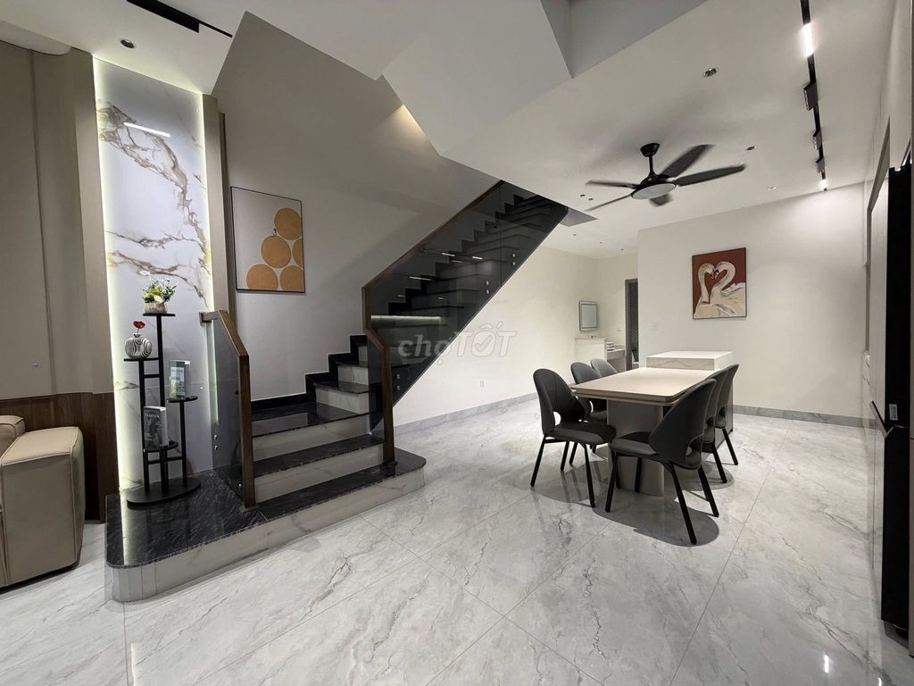 BÁN NHÀ 3 TẦNG ĐƯỜNG NGUYỄN SẮC KIM,HÒA XUÂN FULL NỘI THẤT