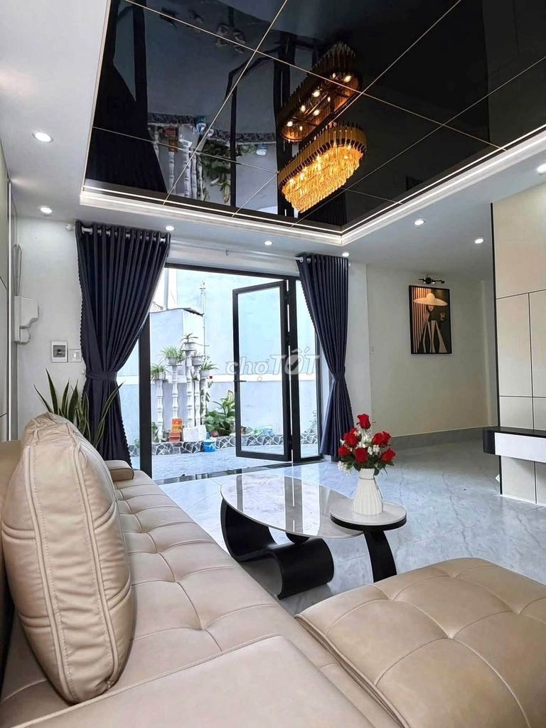 Bán nhà 1 trệt 1 lầu hẻm 132 Nguyễn Thị Minh Khai cần thơ