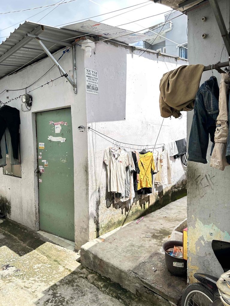 nhà 3 mặt tiền hẻm thông hết ngay chủ có sổ đỏ - Ảnh 4