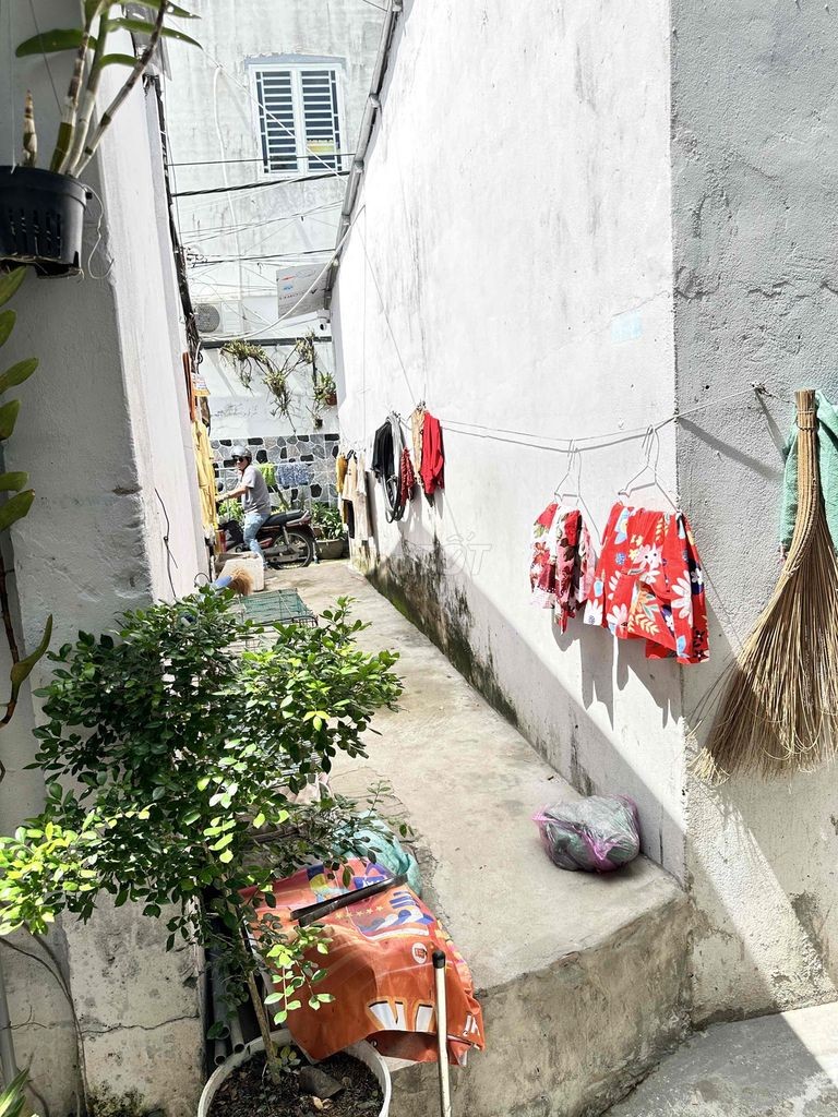 nhà 3 mặt tiền hẻm thông hết ngay chủ có sổ đỏ - Ảnh 5