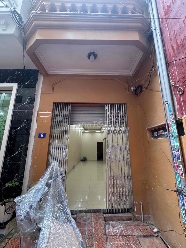 Cho thuê nhà riêng 2 tầng, trong ngõ, đường Thiên Lôi, gần chợ Đôn, Hả