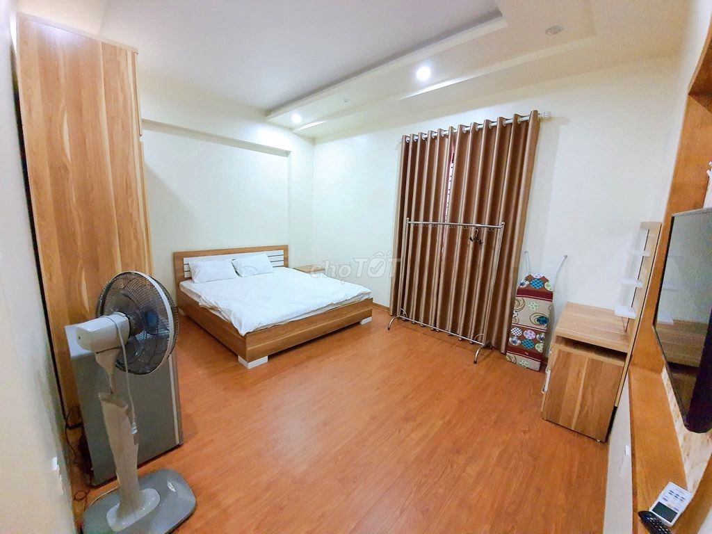Cho thuê nhà phố Văn Cao, DT: 80m2, 7 ngủ khép kín. - Ảnh 2