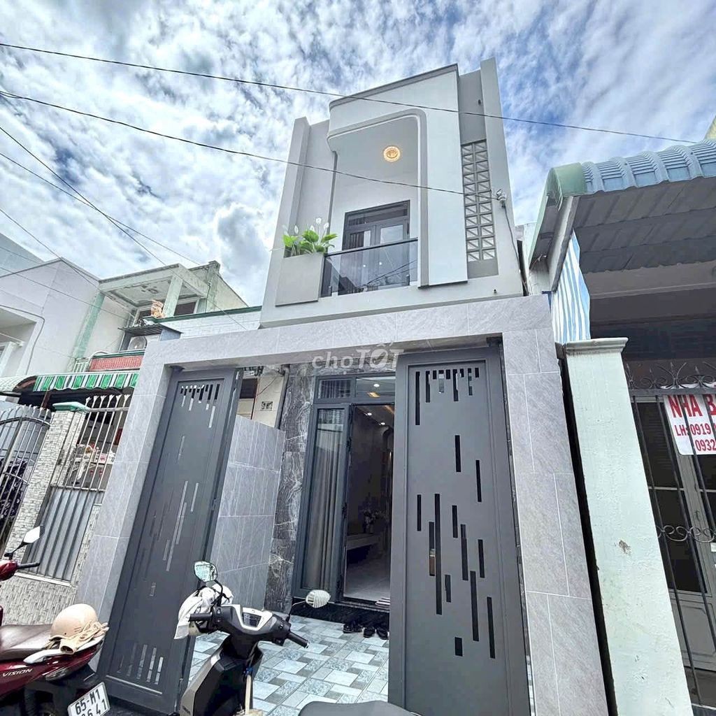 BÁN NHÀ TRỆT LẦU DT RỘNG HẺM 67 PHAN ĐĂNG LƯU GẦN VINCOM HÙNG VƯƠNG