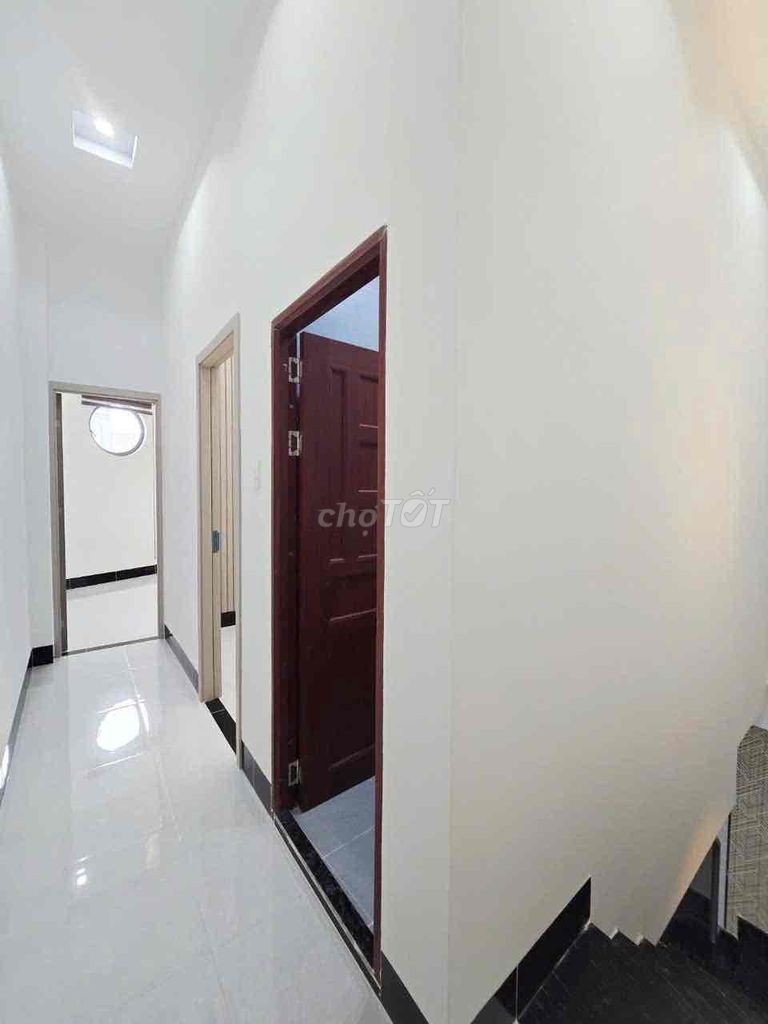 Nhà lầu xây mới mặt tiền đường 20m - Gần sân bay Cần Thơ - Ảnh 3