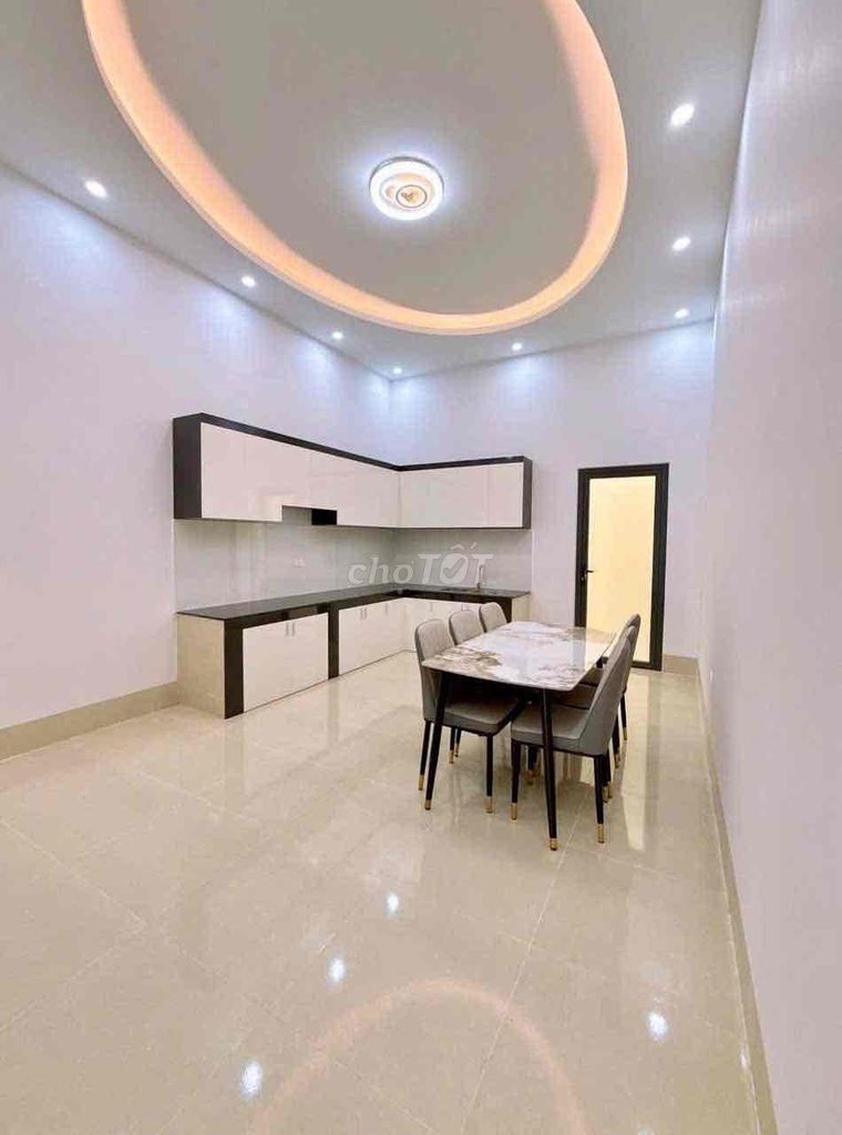 Nhà lầu rộng có sân đậu ô tô - Liền kề KDC Đại Ngân - Gần ĐH Y Dược - Ảnh 1
