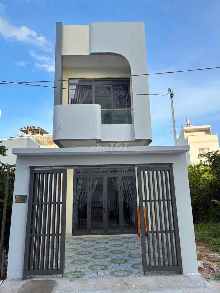 Nhà lầu rộng có sân đậu ô tô - Liền kề KDC Đại Ngân - Gần ĐH Y Dược - Ảnh 3