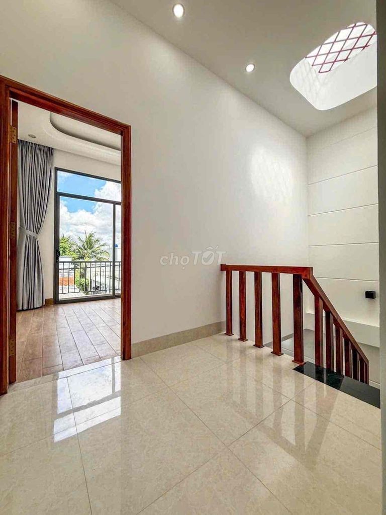 NHÀ LẦU 3 PHÒNG NGỦ HẺM 311 NGUYỄN VĂN CỪ NGANG ĐẠI HỌC CÔNG NGHỆ