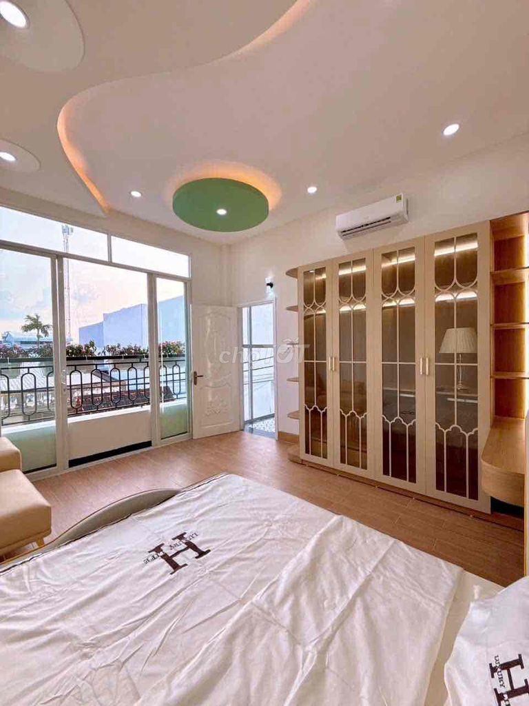 Nhà 3 tầng trục chính hẻm kinh doanh - Cách trường ĐH Y Dược 500m