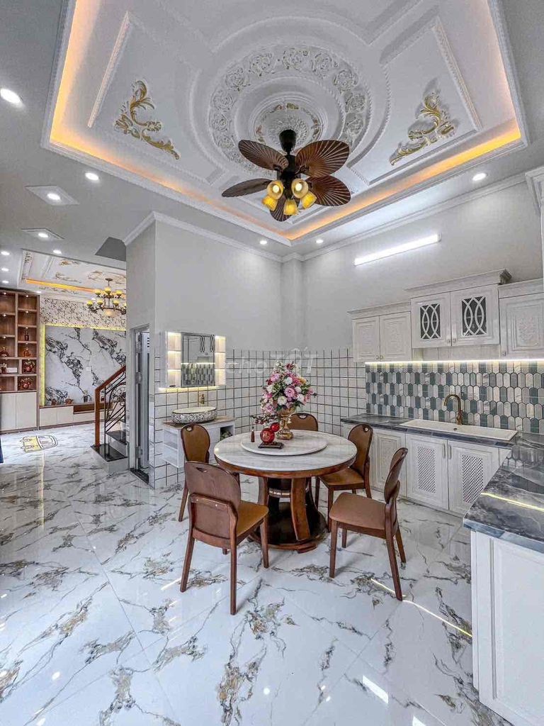 Nhà 3 tầng trục chính hẻm kinh doanh - Cách trường ĐH Y Dược 500m