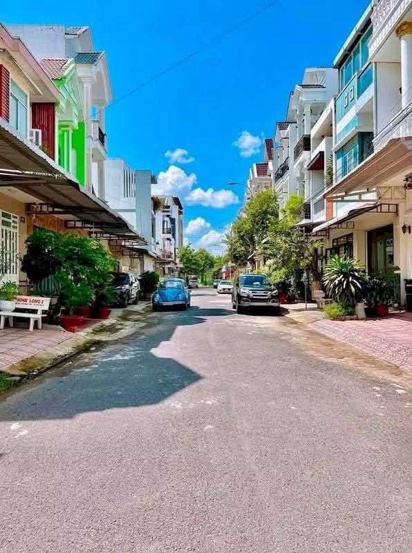 NHÀ TRỆT LẦU - KHU ĐẠI HỌC Y DƯỢC CẦN THƠ