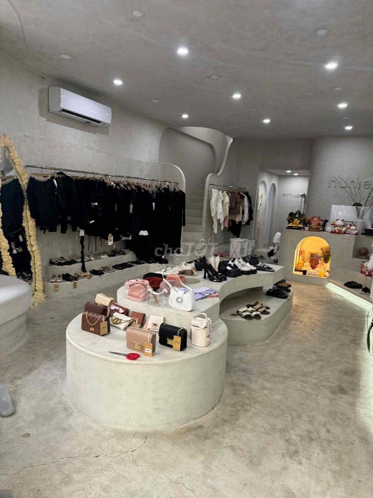 Bán nhà Mặt Tiền Căn góc 35 nguyễn Việt Hồng Cần thơ