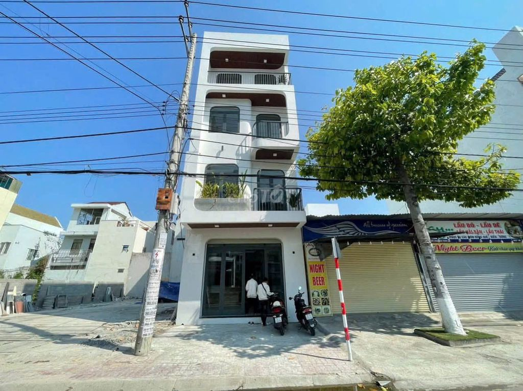 TOÀ NHÀ CĂN HỘ VỪA Ở VỪA CHO THUÊ MẶT TIỀN NGUYỄN TẤT THÀNH CHỈ 8,5 TỶ