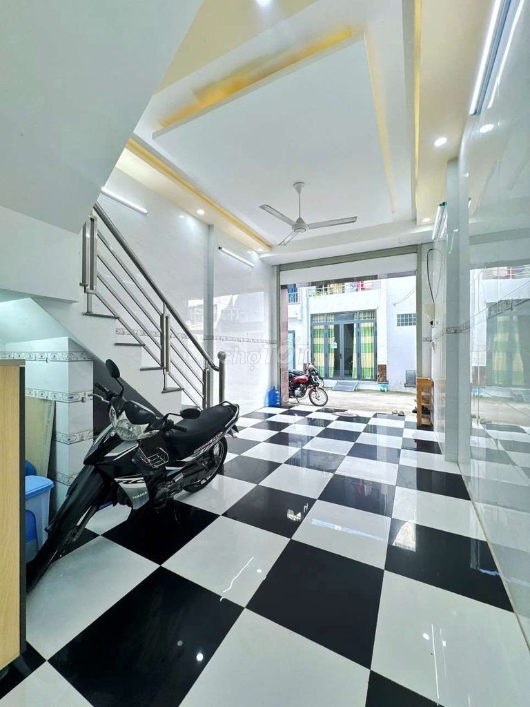 NHÀ TRỆT LẦU - HẺM 6M NGUYỄN VĂN CỪ - Ảnh 3