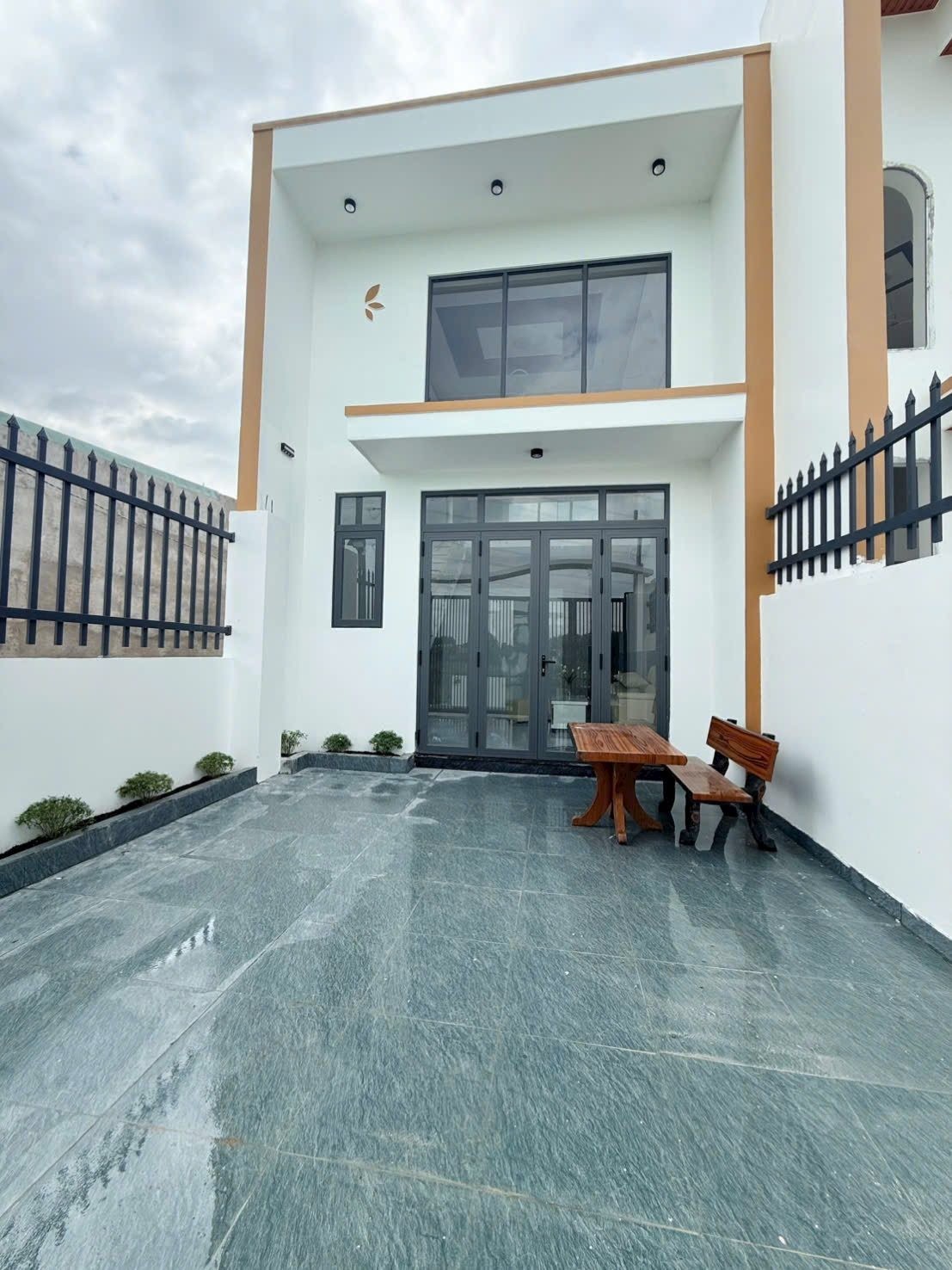 NHÀ HIẾM GÓC 2 MẶT , SỔ RIÊNG full THỔ CƯ GẦN ĐỒNG KHỞI CÂY XĂNG 75 - Ảnh 2
