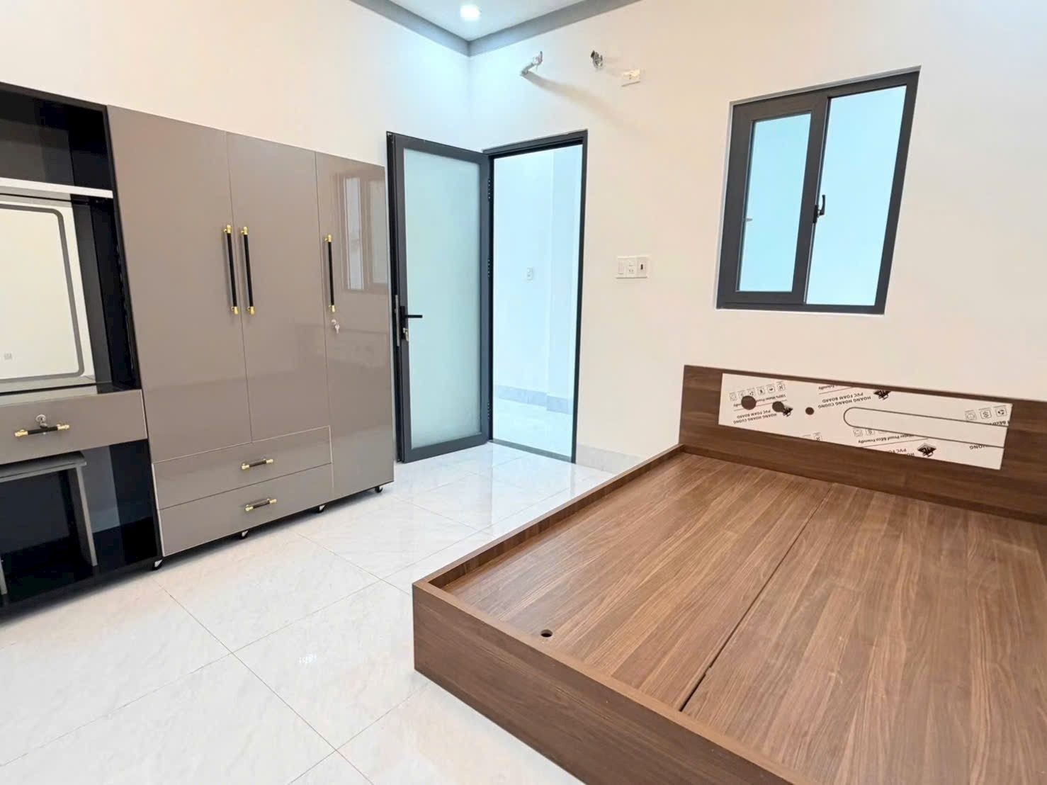 NHÀ HIẾM GÓC 2 MẶT , SỔ RIÊNG full THỔ CƯ GẦN ĐỒNG KHỞI CÂY XĂNG 75 - Ảnh 4