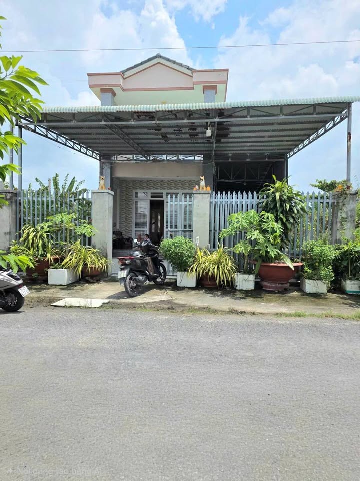 🫱⛺️🌴NHÀ LẦU XÂY Ở KIÊN CỐ CÒN ĐẸP 80% NGAY TRUNG TÂM PHƯỜNG LONG HOA TÂY NINH .. - Ảnh 1