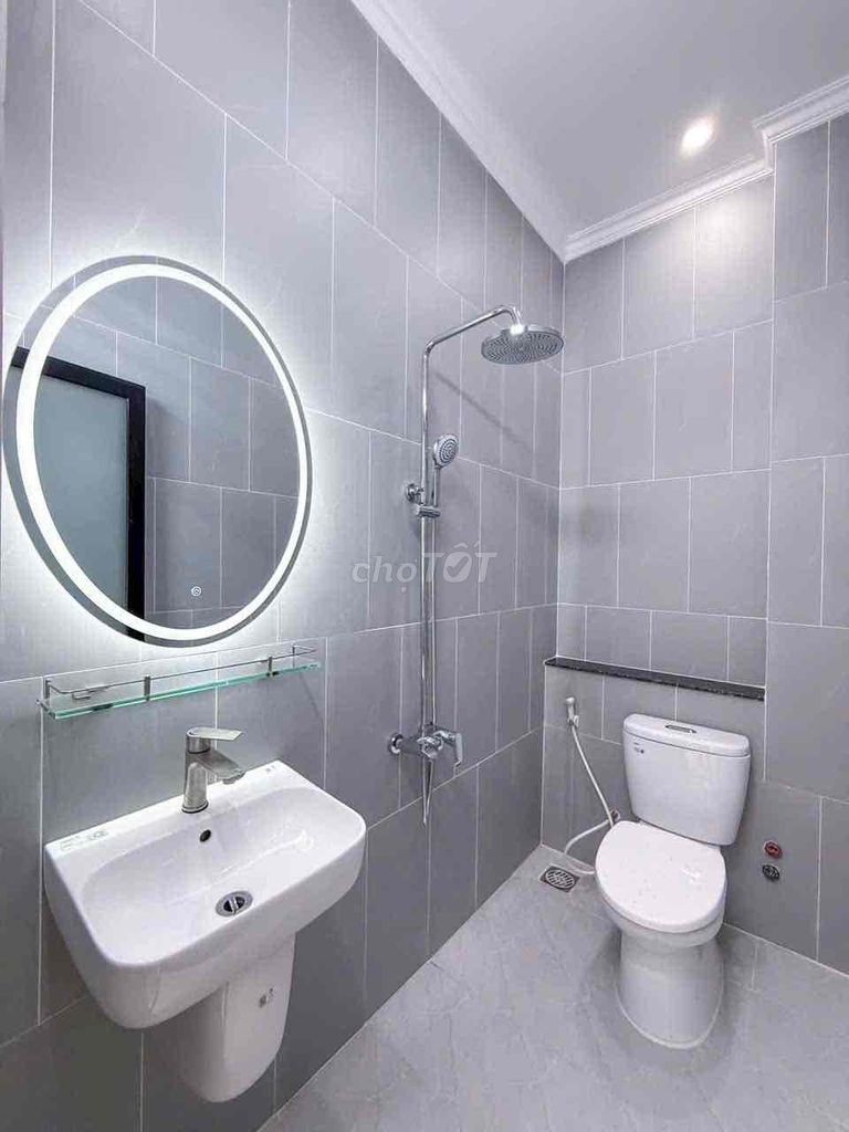 NHÀ LẦU MỚI XÂY LỘ Ô TÔ 3 PHÒNG NGỦ GẦN ĐẠI HỌC Y DƯỢC CẦN THƠ