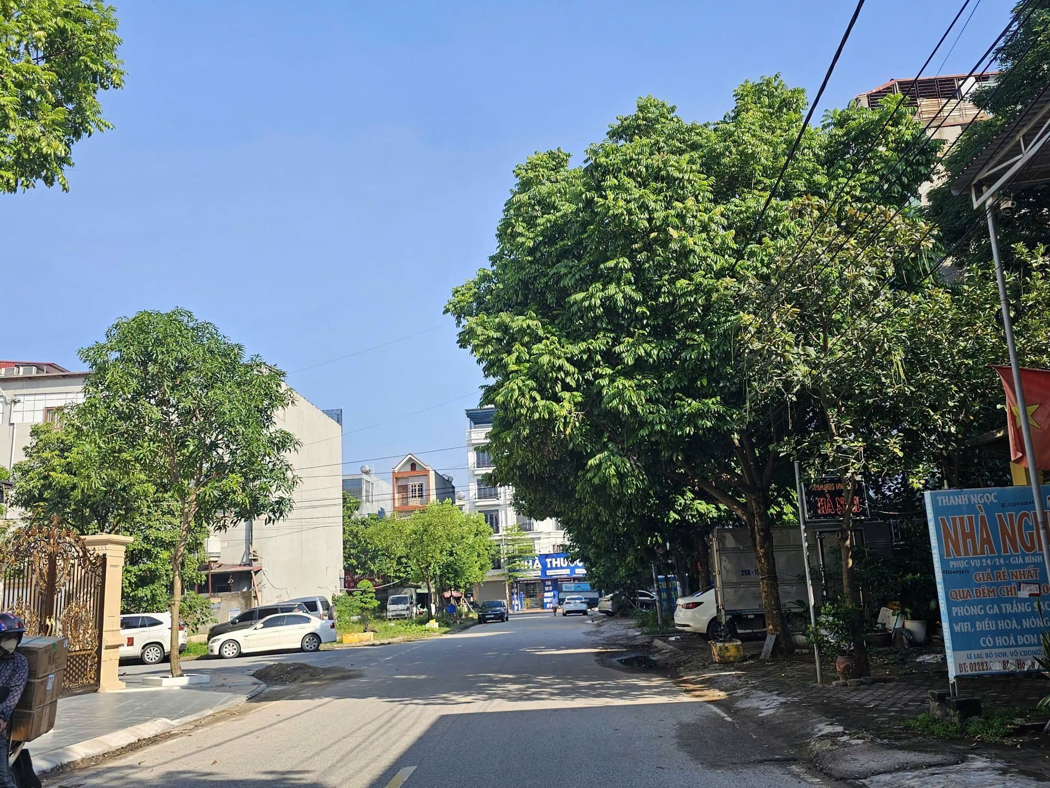 Cần bán lô đất Phân Lô Làn 2 đường Nguyễn Trãi Bò Sơn , Nhìn sang Biệt Thự Đại Hoàng Long