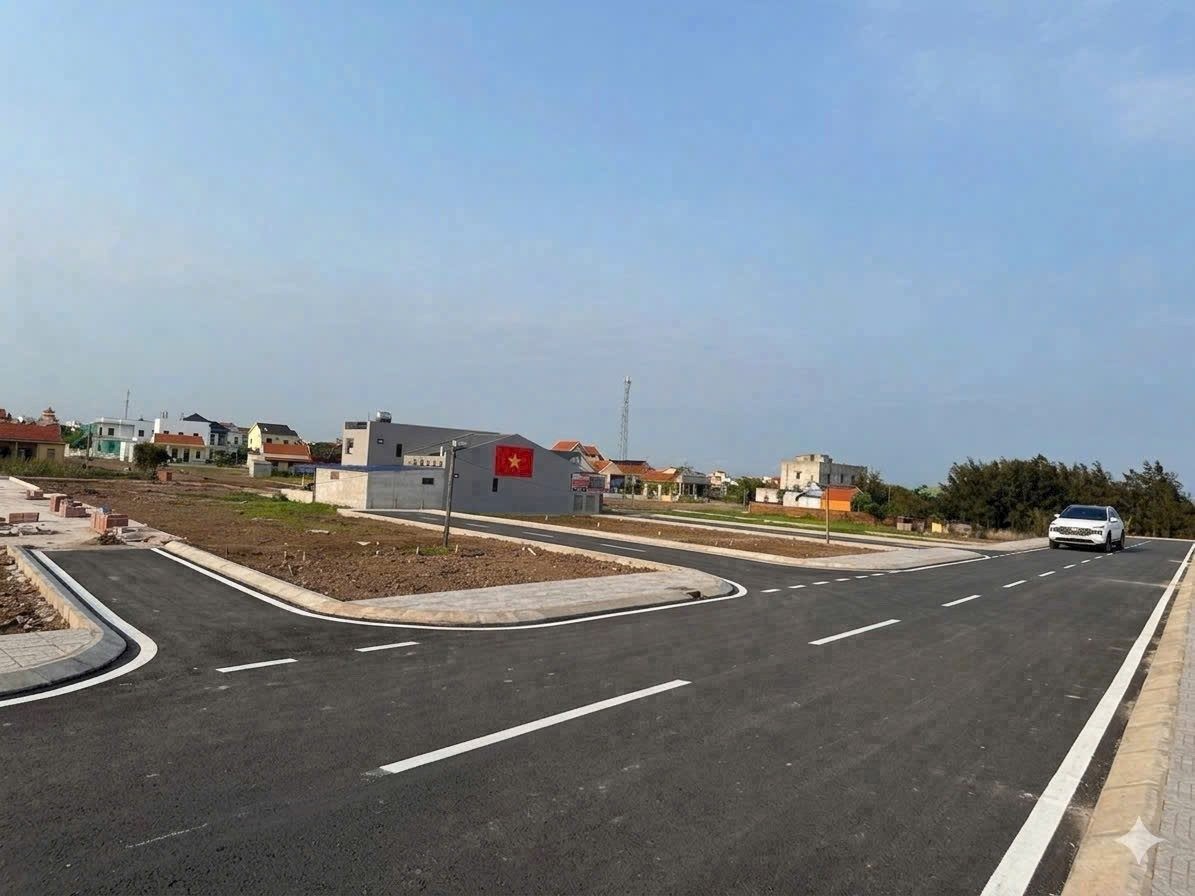 BÁN LÔ ĐẤT VIEW BIỂN GẦN KHU KINH TẾ NINH CƠ PHÙ HỢP ĐẦU TƯ XÂY NHÀ HÀNG ,KHÁCH SẠN