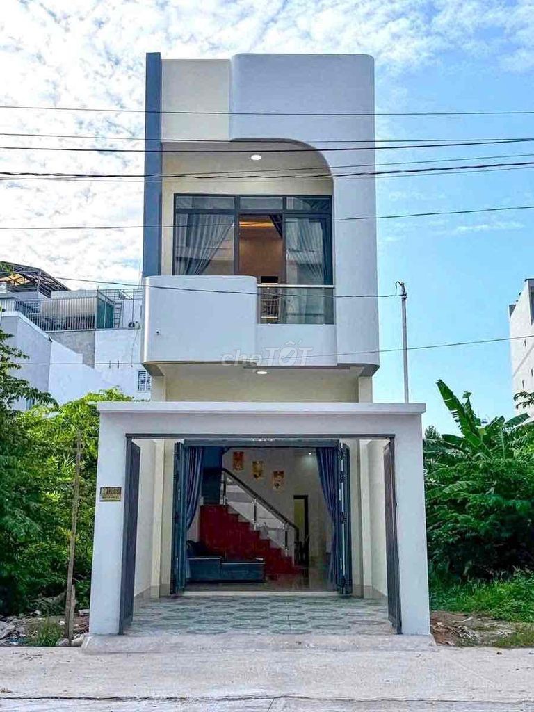 NHÀ LẦU CÓ SÂN ĐẬU Ô TÔ LIỀN KỀ KĐT ĐẠI NGÂN GẦN CHI CỤC THUẾ CẦN THƠ