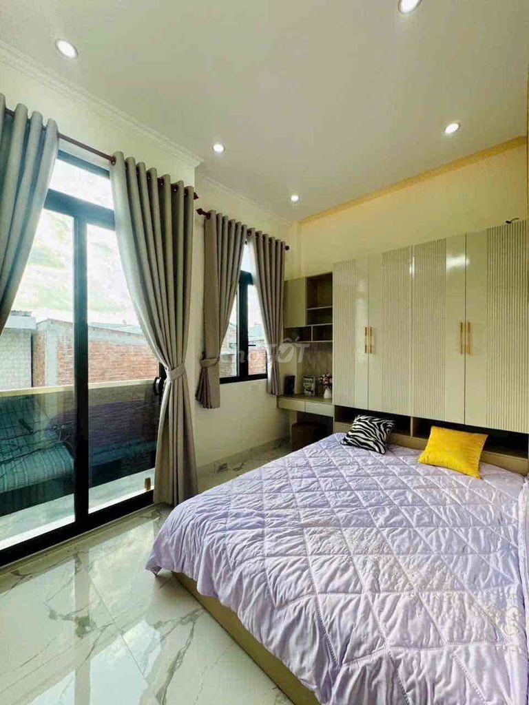 NHÀ 1 TRỆT 1 LẦU XÂY MỚI - FULL NỘI THẤT - HẺM 9 PHẠM NGỌC HƯNG - Ảnh 3