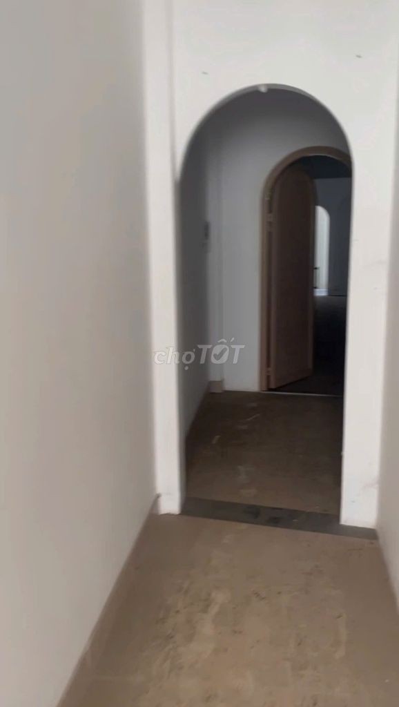 Nhà 3 tầng mặt tiền Phan Châu Trinh, dt 278m2. Giá rẻ thị trường