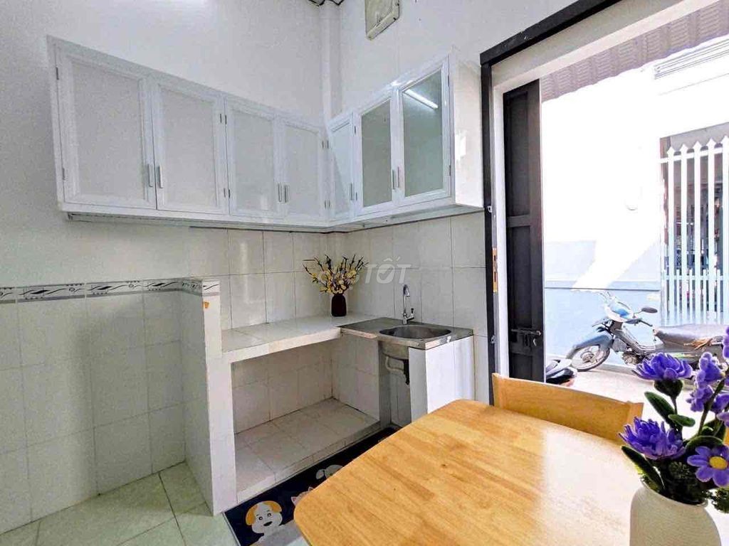 NHÀ 2 MẶT TIỀN VỊ TRÍ ĐẸP | LỘ Ô TÔ | GIÁ RẺ HẺM 105 TRẦN QUANG DIỆU - Ảnh 3