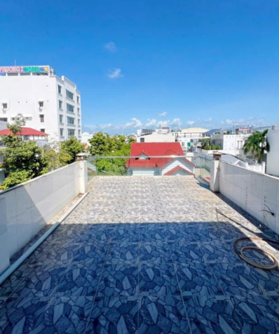 BÁN NHÀ MẶT TIỀN KINH DOANH 1 TRỆT 4 LẦU ĐƯỜNG THÀNH THÁI TP LONG XUYÊN AN GIANG