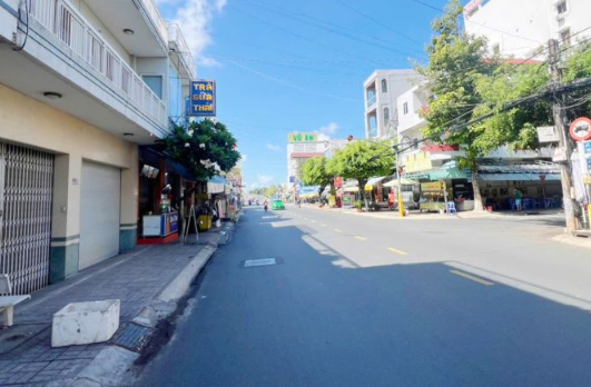 BÁN NHÀ MẶT TIỀN KINH DOANH 1 TRỆT 4 LẦU ĐƯỜNG THÀNH THÁI TP LONG XUYÊN AN GIANG
