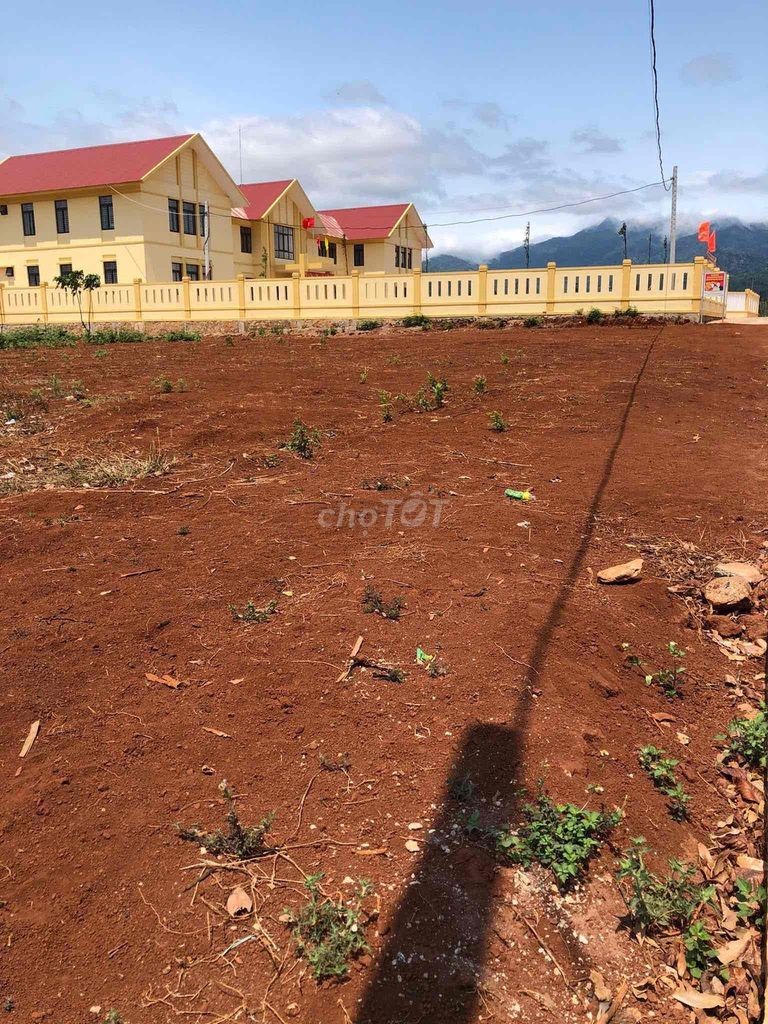 Bán đất nên gần UBND xã Hướng Phùng Quảng Trị. Diện tích 457m2