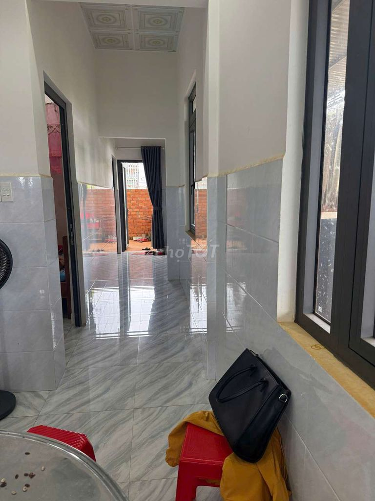 bán nhà mới xây. ngay ngã tư - Ảnh 3