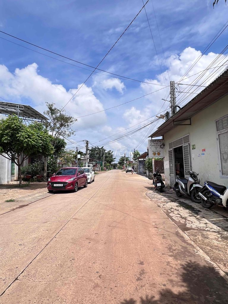 nhà mặt tiền nở hậu chữ T mỗi bên 5m - Ảnh 1