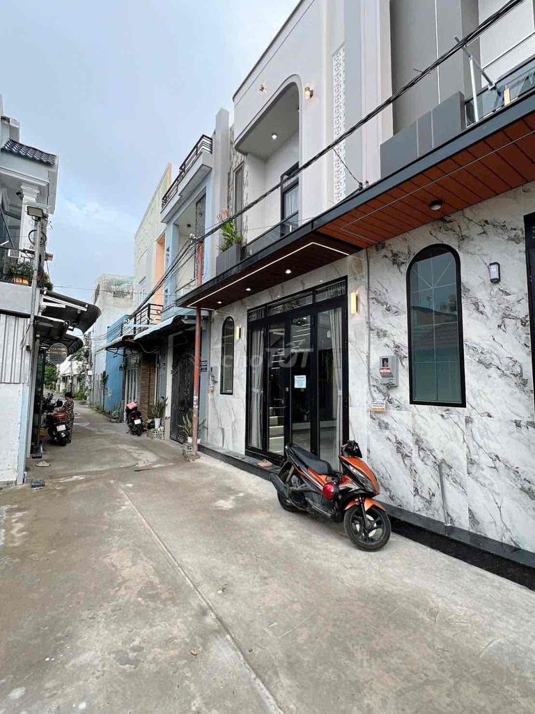 NHÀ TRỆT LẦU XÂY MỚI - LỘ Ô TÔ - HẺM 6 TRẦN VĨNH KIẾT - Ảnh 3