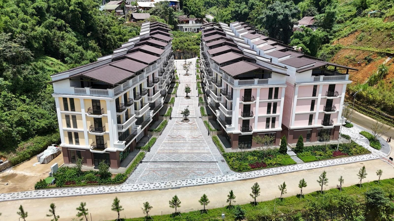 Bán cặp shophouse mặt tiền 16m mặt đường Tỉnh lộ 152, sổ đỏ lâu dài sẵn công chứng ngay