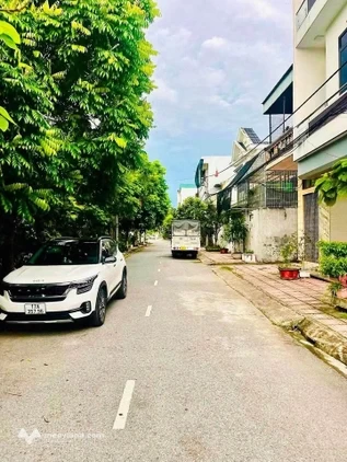 Nhà 3 tầng lô góc cực đẹp tại Phú Xuân, view công viên xanh mát