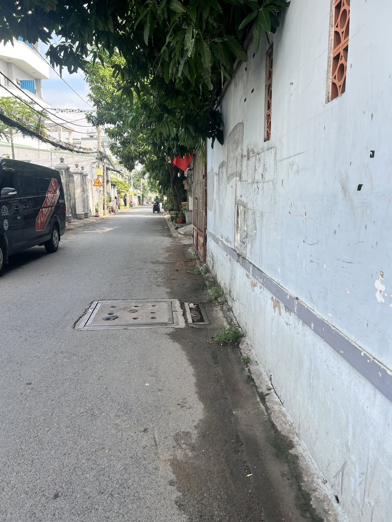 CHÍNH CHỦ CẦN BÁN ĐẤT HẺM KÈM NHÀ NÁT DIỆN TÍCH LỚN ĐƯỜNG 49 CÁCH MẶT TIỀN 50M, PHƯỜNG HIỆP BÌNH.TP.HCM - Ảnh 2