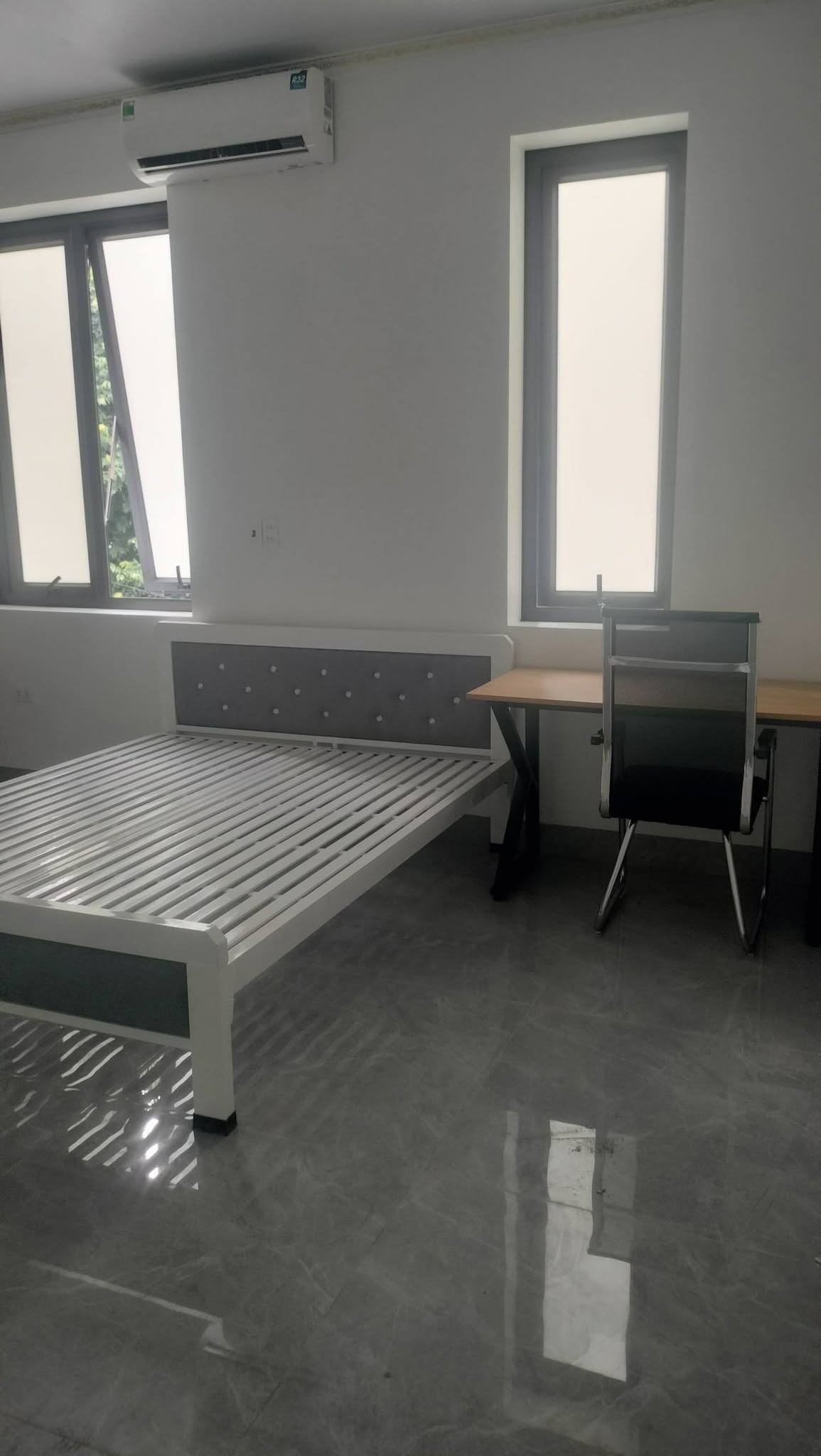 GĐ có phòng trọ cạnh Hoàng gia Plaza ace có nhu cầu lh dt 0979212119 - Ảnh 1