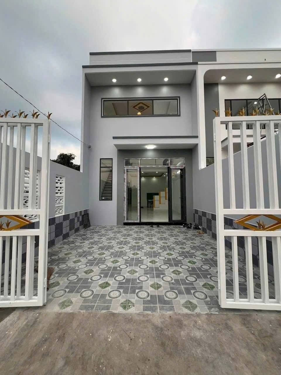 NHÀ MỚI VĂ ĐẸP THUẬN LỢI - Ảnh 2