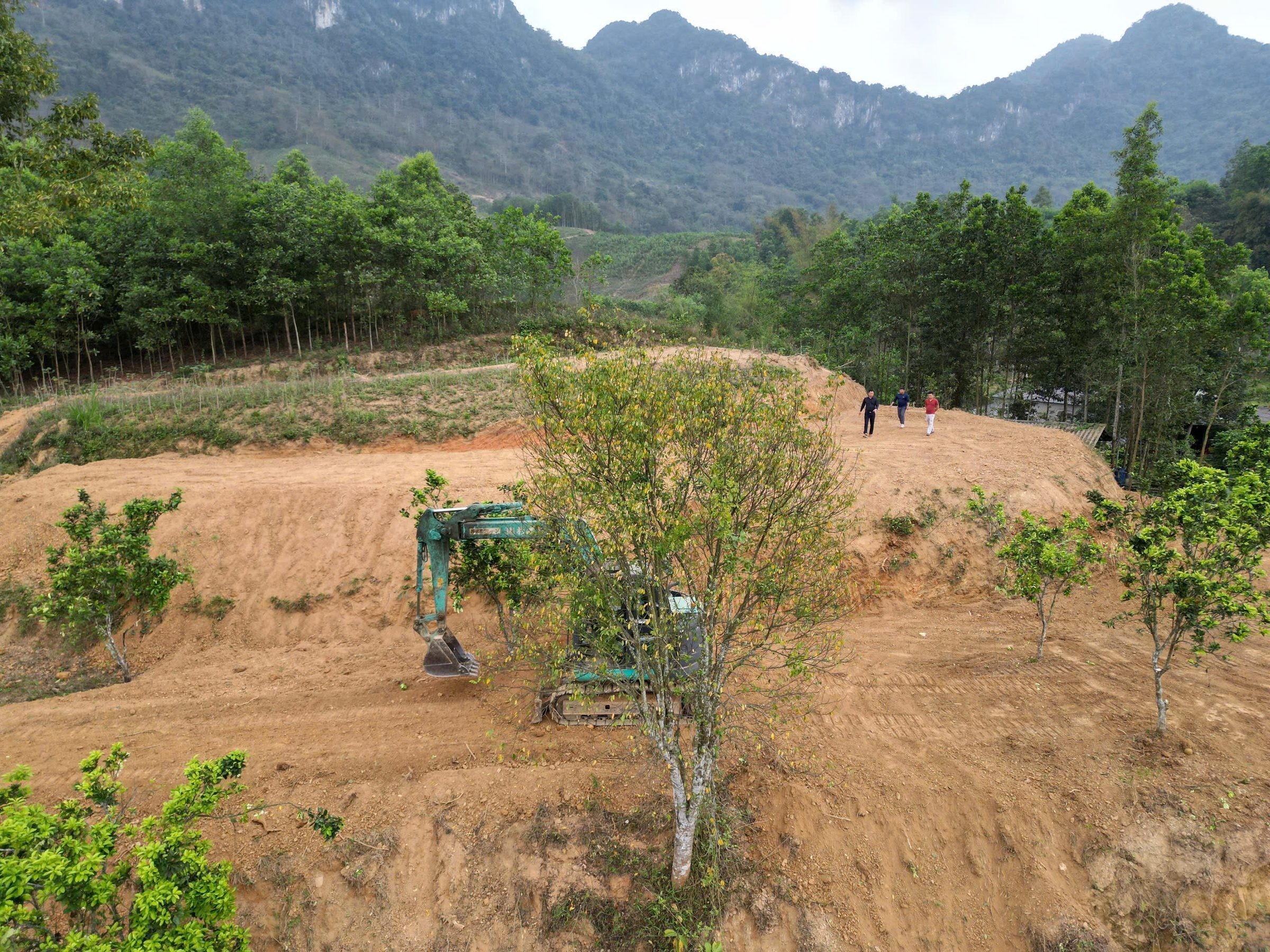 CẦN BÁN GẤP 2000m\1000m ĐẤT Ở BÁM SUỐI TẠI TÚ SƠN - KIM BÔI - Ảnh 1