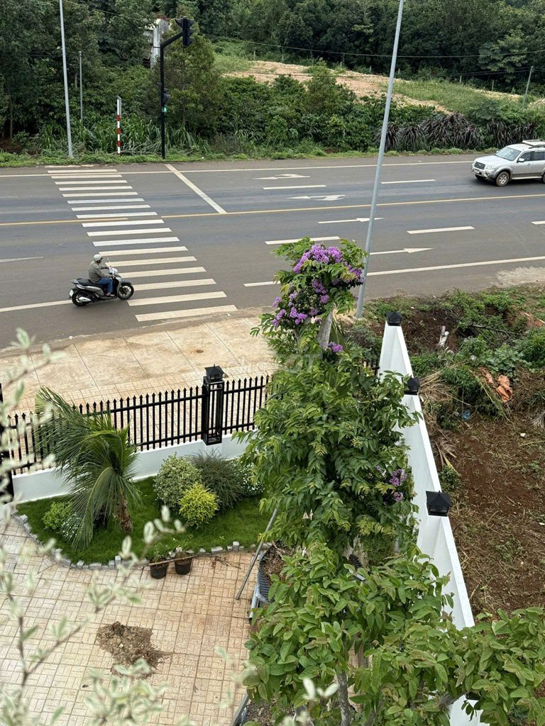 BÁN  NHÀ 3 TẦNG - 2 MẶT TIỀN Ea Kao,TP.Buôn Ma Thuột,Đắk Lắk - Ảnh 2